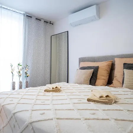 Luxapartment Iii Sturova 아파트